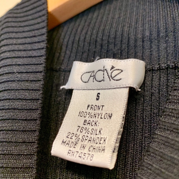 Caché | Sheer Lace Ribbed Mock Neck Sleeveless Blouse Tank Top - Picture 5 of 5